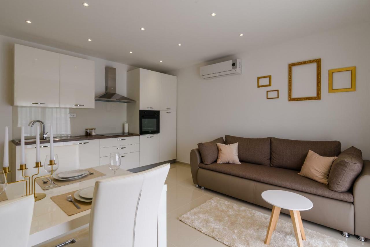 Villa Apartments Aa 1 Trogir Ngoại thất bức ảnh