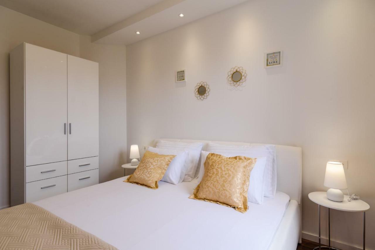 Villa Apartments Aa 1 Trogir Ngoại thất bức ảnh